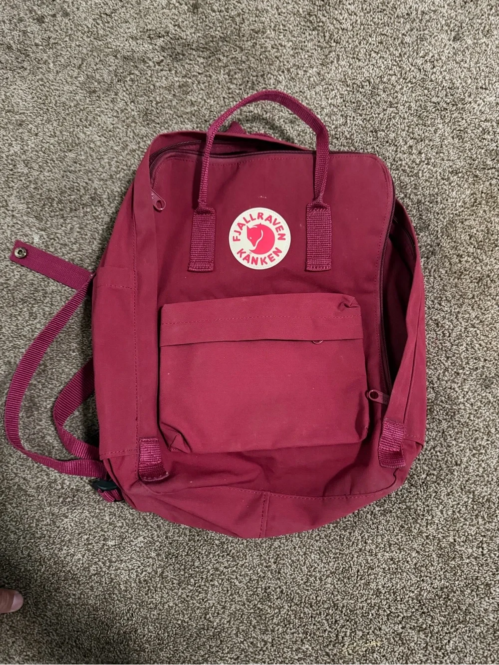 Fjallraven Kånken Backpack in Burgundy Red
